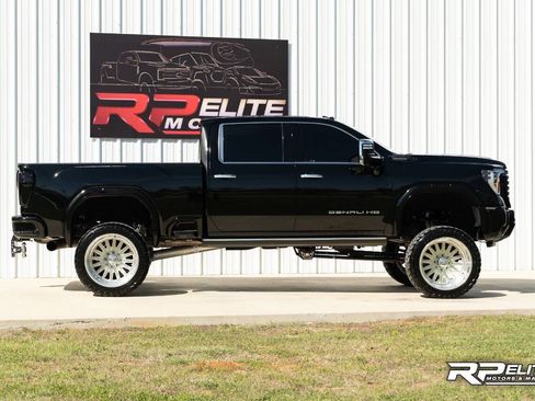 Used 2025 GMC Sierra 2500 Denali Ultimate image 9