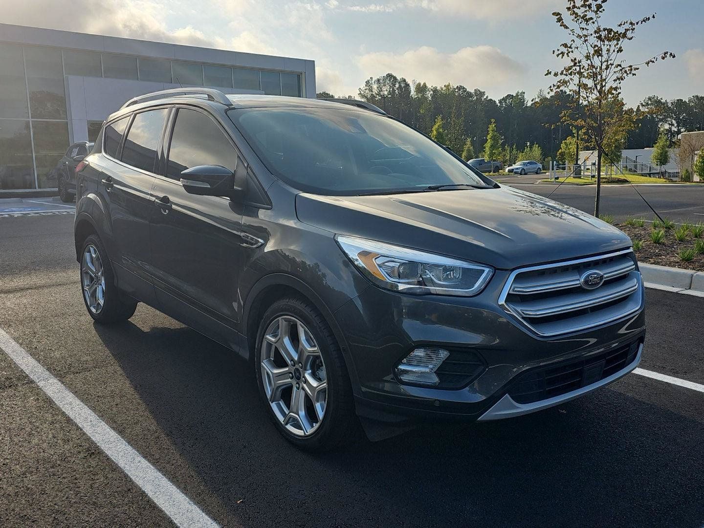 Used 2019 Ford Escape Titanium FWD image 3