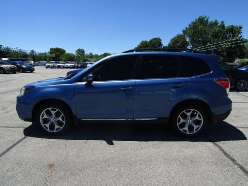 Used 2018 Subaru Forester 2.5i Touring AWD/4WD image 4