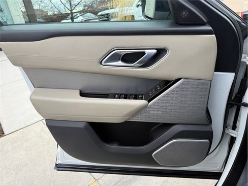 Used 2018 Land Rover Range Rover Velar R-Dynamic HSE image 30