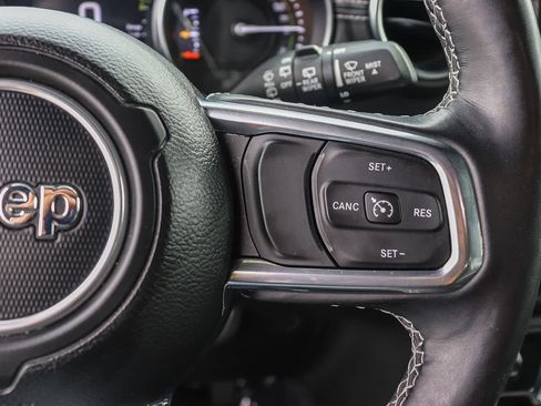 Used 2023 Jeep Wrangler Sahara w/ Cold Weather Group image 33