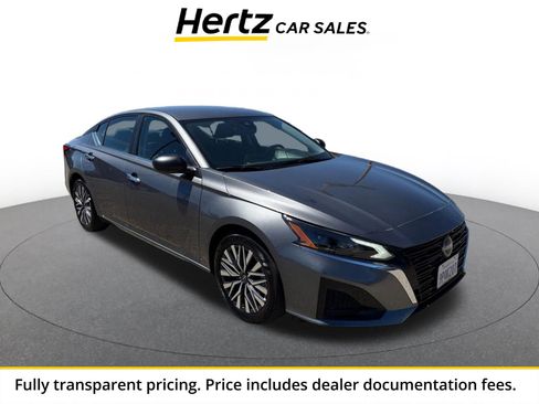 Used 2025 Nissan Altima 2.5 SV FWD image 1