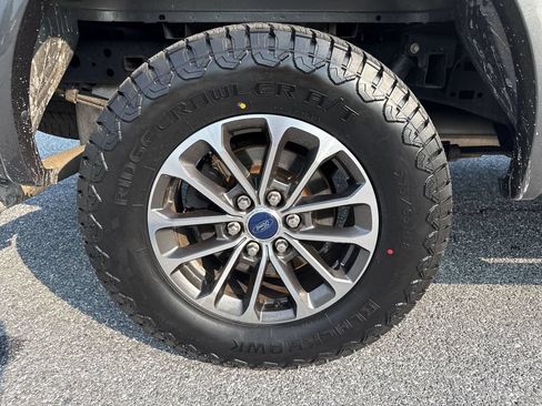 Used 2019 Ford F150 XLT w/ Equipment Group 302A Luxury AWD/4WD image 32