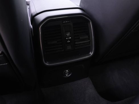 Used 2021 Porsche Macan AWD/4WD image 18