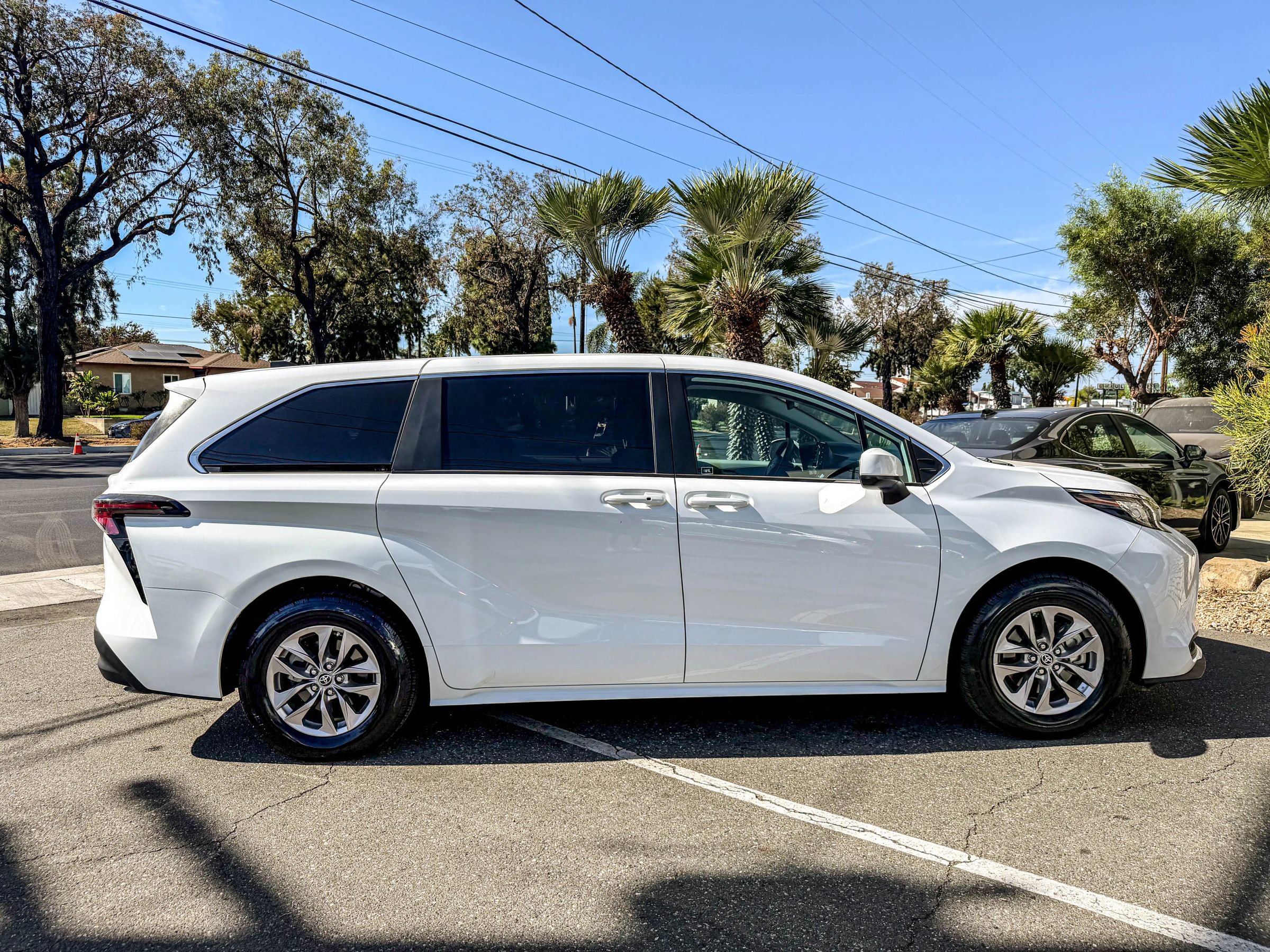 Used 2023 Toyota Sienna LE FWD image 15