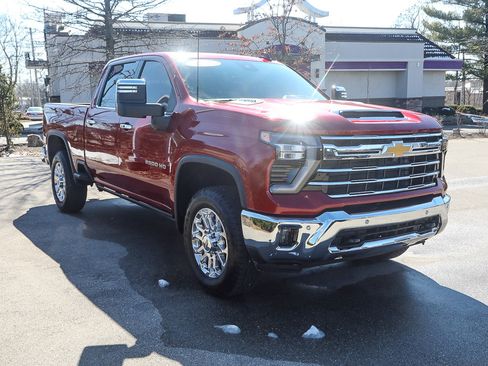 Used 2025 Chevrolet Silverado 2500 LTZ w/ LTZ Premium Package image 9