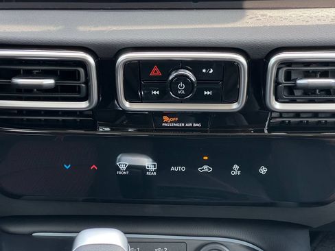 New 2026 Nissan Sentra SR w/ Floor Mat Package FWD image 5