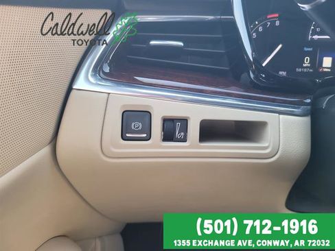 Used 2018 Cadillac XT5 Luxury w/ Driver Awareness Package image 17