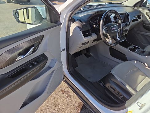 Used 2020 GMC Terrain SLT image 12