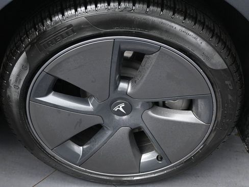 Used 2023 Tesla Model 3 Standard Range image 37