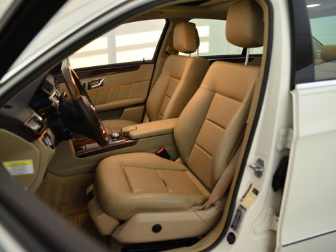 Used 2011 Mercedes-Benz E 350 4MATIC Sedan image 4