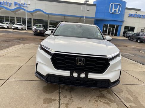 Used 2023 Honda CR-V EX image 3