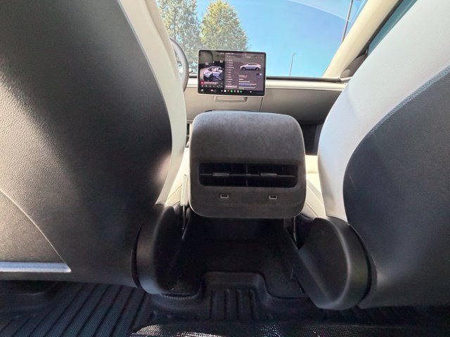 Used 2023 Tesla Model Y Long Range AWD/4WD image 18