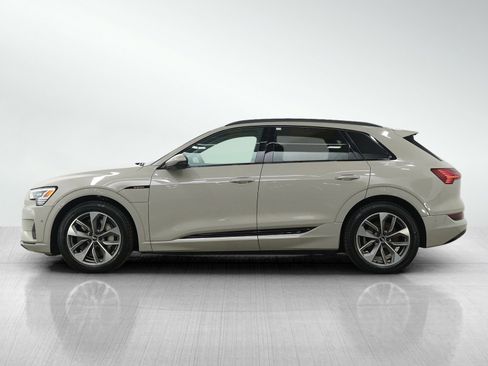 Used 2021 Audi e-tron Premium Plus w/ Premium Plus Package image 2