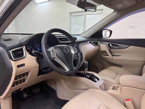 Used 2016 Nissan Rogue S FWD image 14