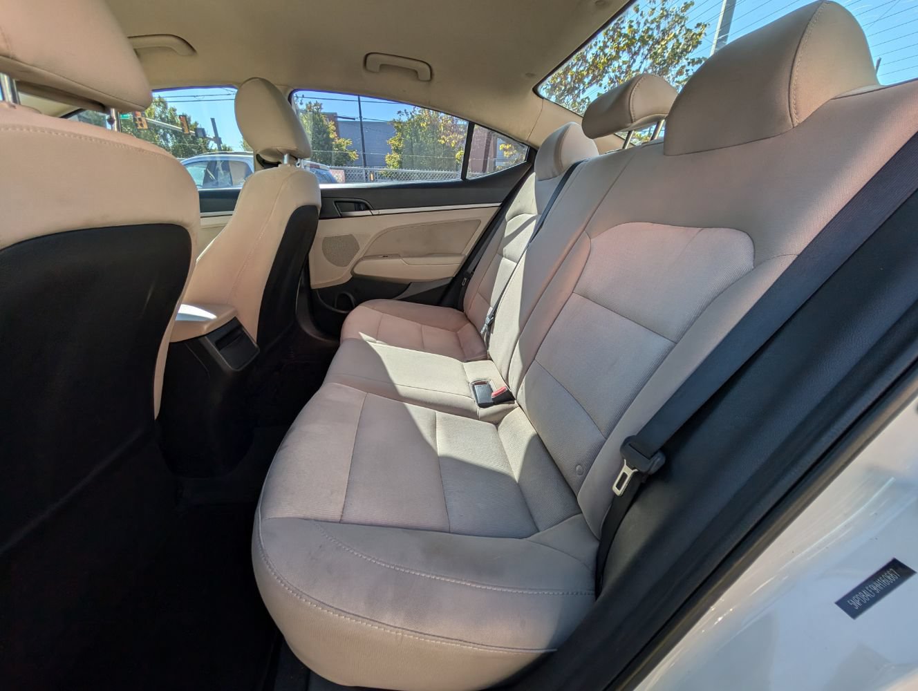 Used 2017 Hyundai Elantra SE FWD image 17