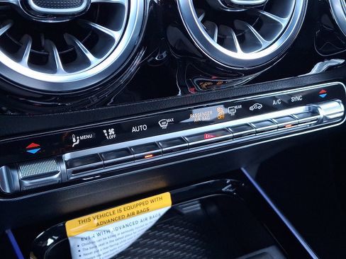 New 2025 Mercedes-Benz GLA 250 4MATIC image 16