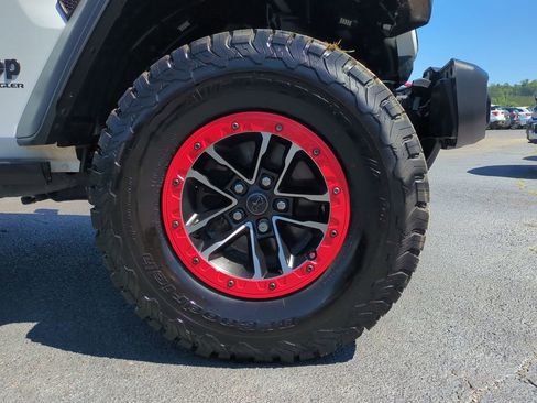 Used 2024 Jeep Wrangler Unlimited Sport AWD/4WD image 14