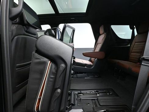Used 2024 GMC Yukon Denali Ultimate AWD/4WD image 49