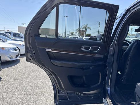 Used 2017 Ford Explorer Platinum AWD/4WD image 11