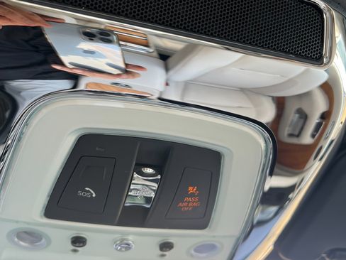 Used 2015 Rolls-Royce Wraith RWD image 8