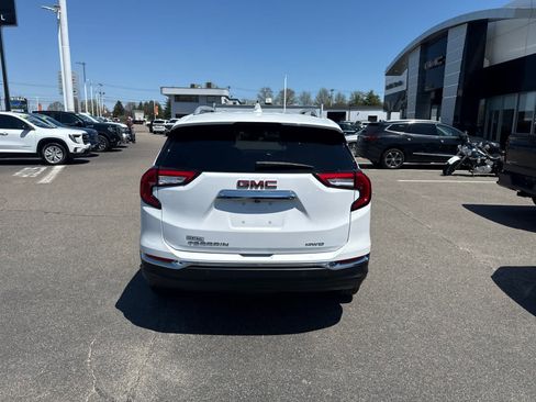 Used 2022 GMC Terrain SLT w/ Tech Package AWD/4WD image 4