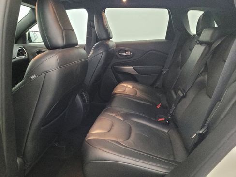 Used 2019 Jeep Cherokee High Altitude AWD/4WD image 18