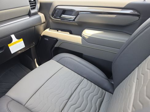 New 2026 Chevrolet Silverado 2500 ZR2 AWD/4WD image 22