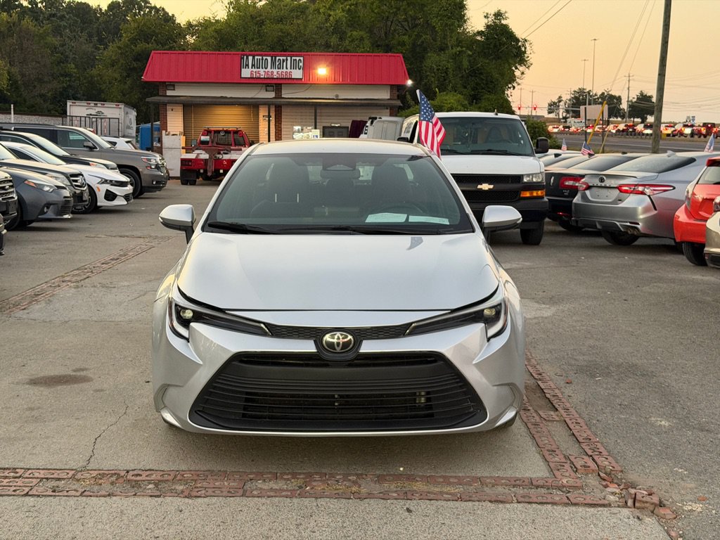 Used 2024 Toyota Corolla SE FWD image 2