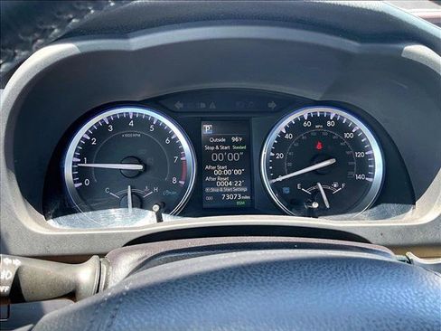 Used 2019 Toyota Highlander XLE FWD image 22