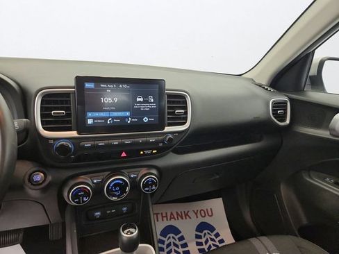 Used 2025 Hyundai Venue SEL FWD image 18