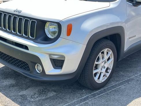 Used 2020 Jeep Renegade Latitude FWD image 9