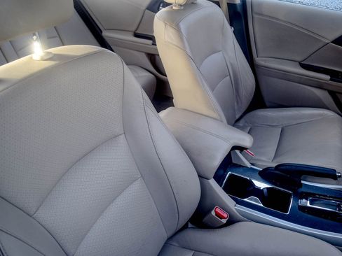 Used 2015 Honda Accord EX-L image 6