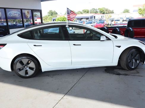 Used 2023 Tesla Model 3 Standard Range RWD image 4