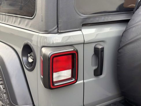 Used 2020 Jeep Wrangler Unlimited Sport S image 12