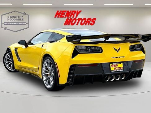 Used 2019 Chevrolet Corvette Z06 RWD image 4