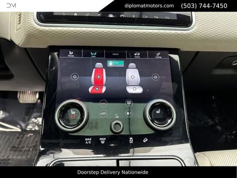 Used 2018 Land Rover Range Rover Velar R-Dynamic SE AWD/4WD image 34