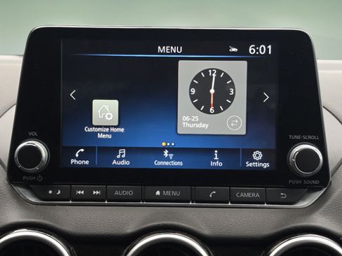 Used 2025 Nissan Sentra SV FWD image 18