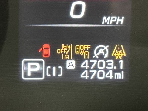 Used 2025 Subaru Crosstrek 2.5i Sport w/ Crosstrek Mirror Package image 5