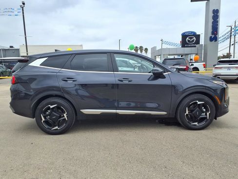 Used 2026 Kia Sportage EX FWD image 9