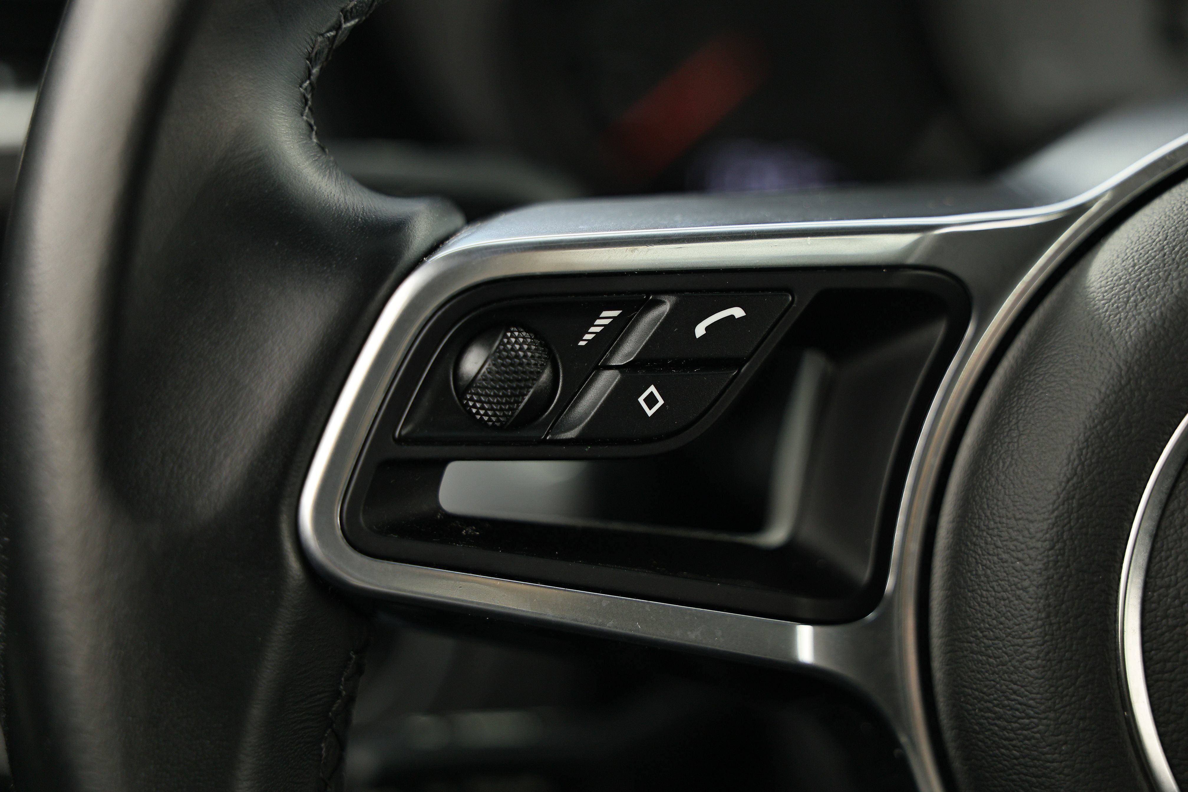 Certified 2024 Porsche 718 Cayman S RWD image 37