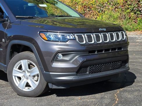 Used 2022 Jeep Compass Latitude w/ Convenience Group image 2