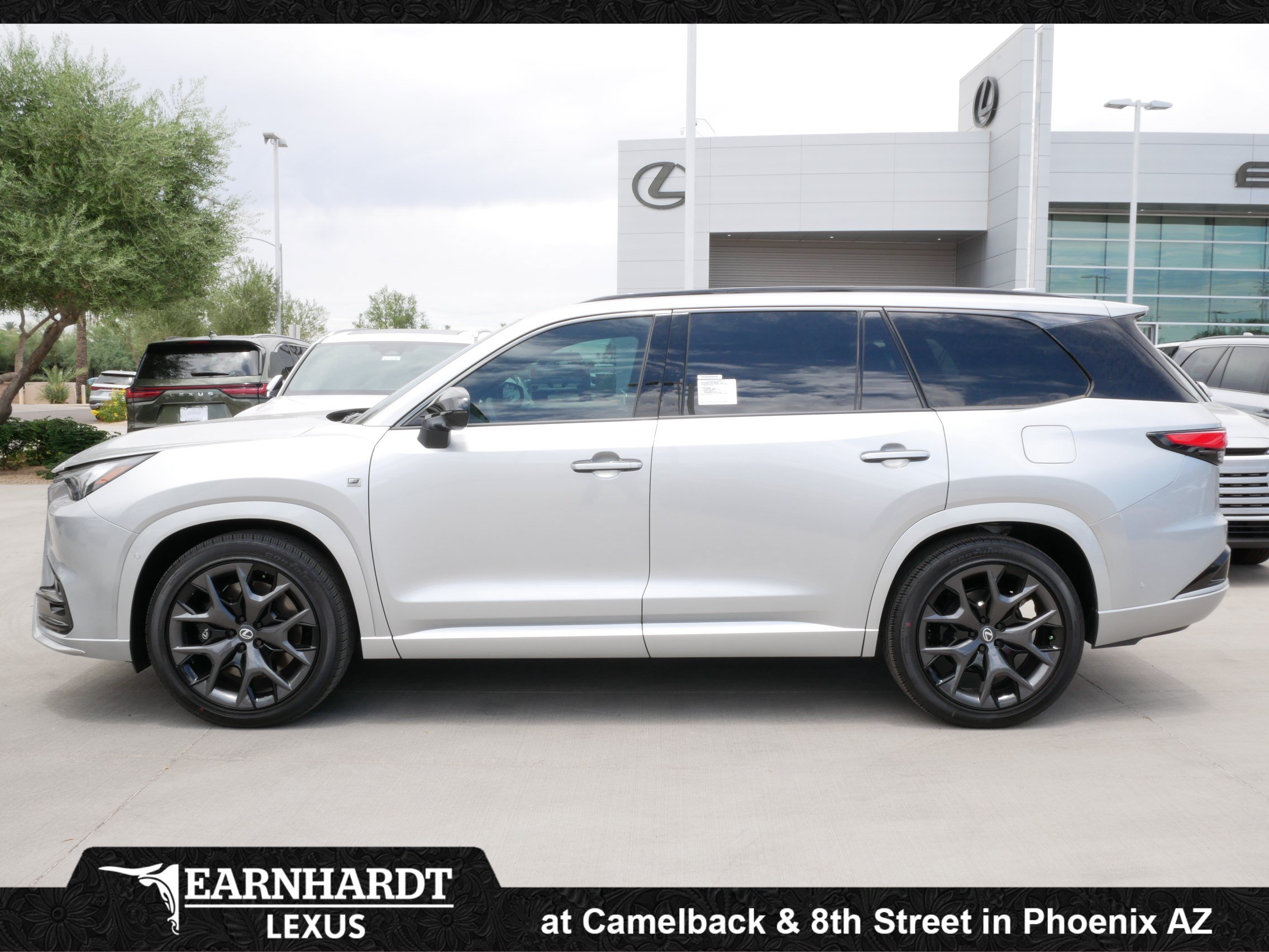New 2026 Lexus TX 500h AWD image 3