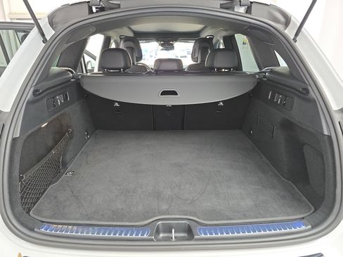 Used 2025 Mercedes-Benz GLC 300 image 12