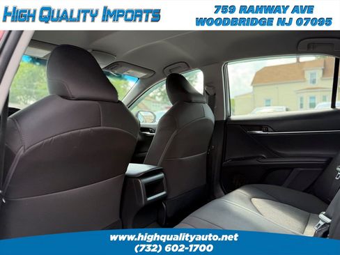 Used 2018 Toyota Camry LE FWD image 43