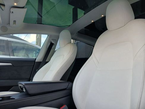 Used 2021 Tesla Model 3 Standard Range Plus RWD image 10