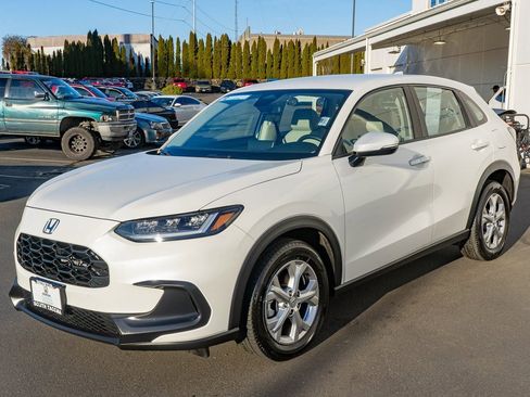 Used 2025 Honda HR-V LX image 6