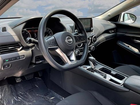 Used 2025 Nissan Sentra SV FWD image 19