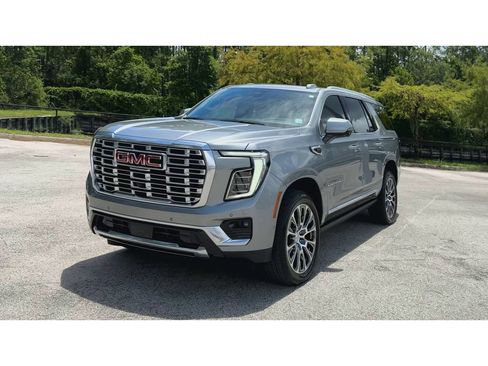 Certified 2026 GMC Yukon Denali w/ Sun & Power Step Package AWD/4WD image 4