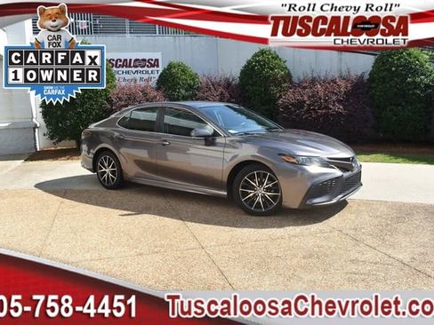 Used 2024 Toyota Camry SE FWD image 1